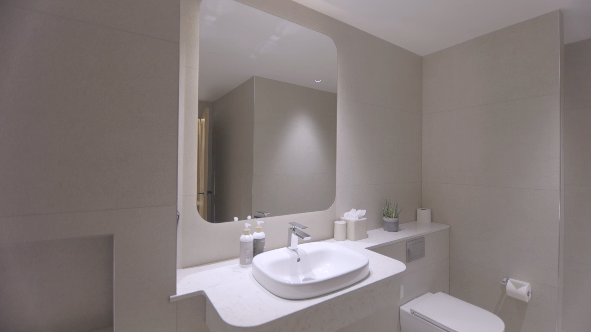 Castle View Suite 408 (4)