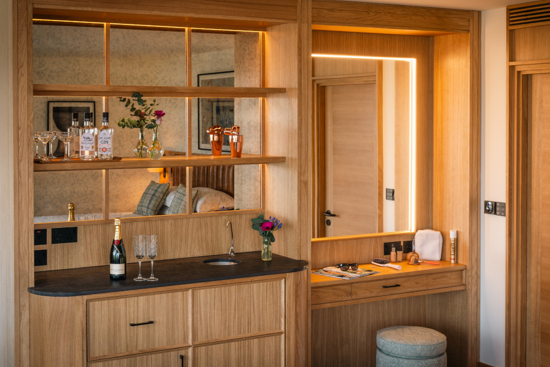 Suites Kilkenny with Bar Area - Bedroom Minibar and Vanity Area